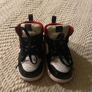 Jordan 1 Mid, 7C